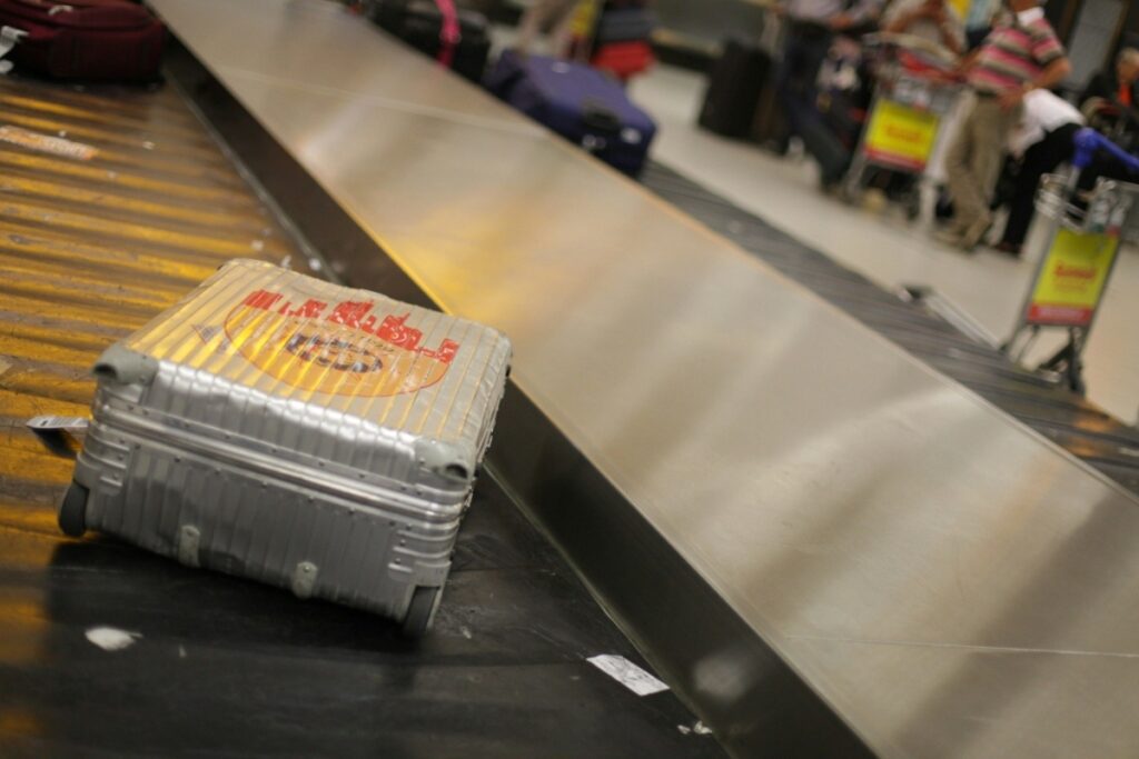 United Airlines checked bag fees 2026 — British travellers flying to the US should check their baggage policy before booking.