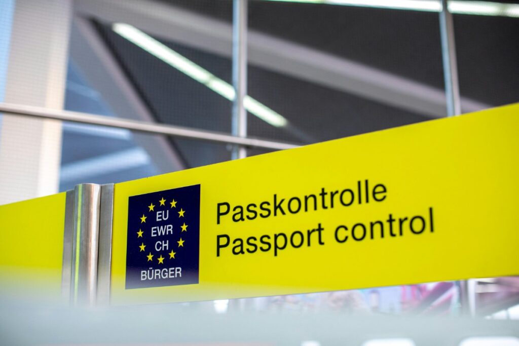 Best eSIM for UK Travellers Heading to Europe Avoiding Post-Brexit Roaming