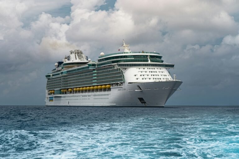 CruiseAway Australia — 2026 Family Fleet Carnival vs. Royal Caribbean