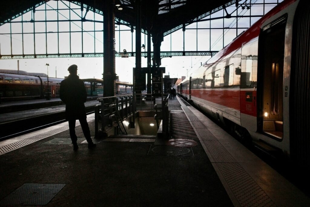 Ouigo-The-Complete-Guide-to-Budget-High-Speed-Train-Travel-in-France