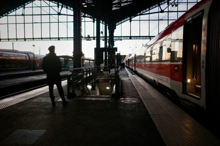 Ouigo-The-Complete-Guide-to-Budget-High-Speed-Train-Travel-in-France
