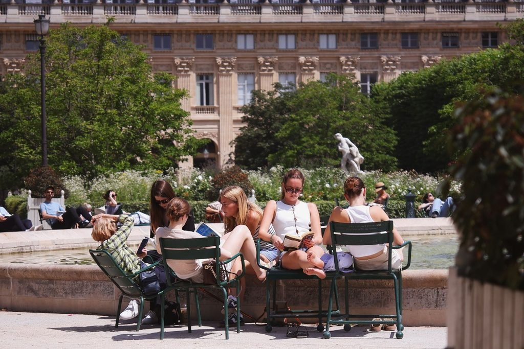 7 Days in Summer Paris and Provence